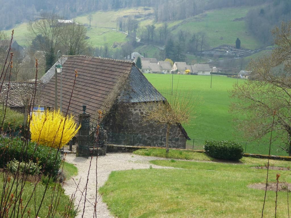 Auberge de l'Aspre Fontanges Exterior foto